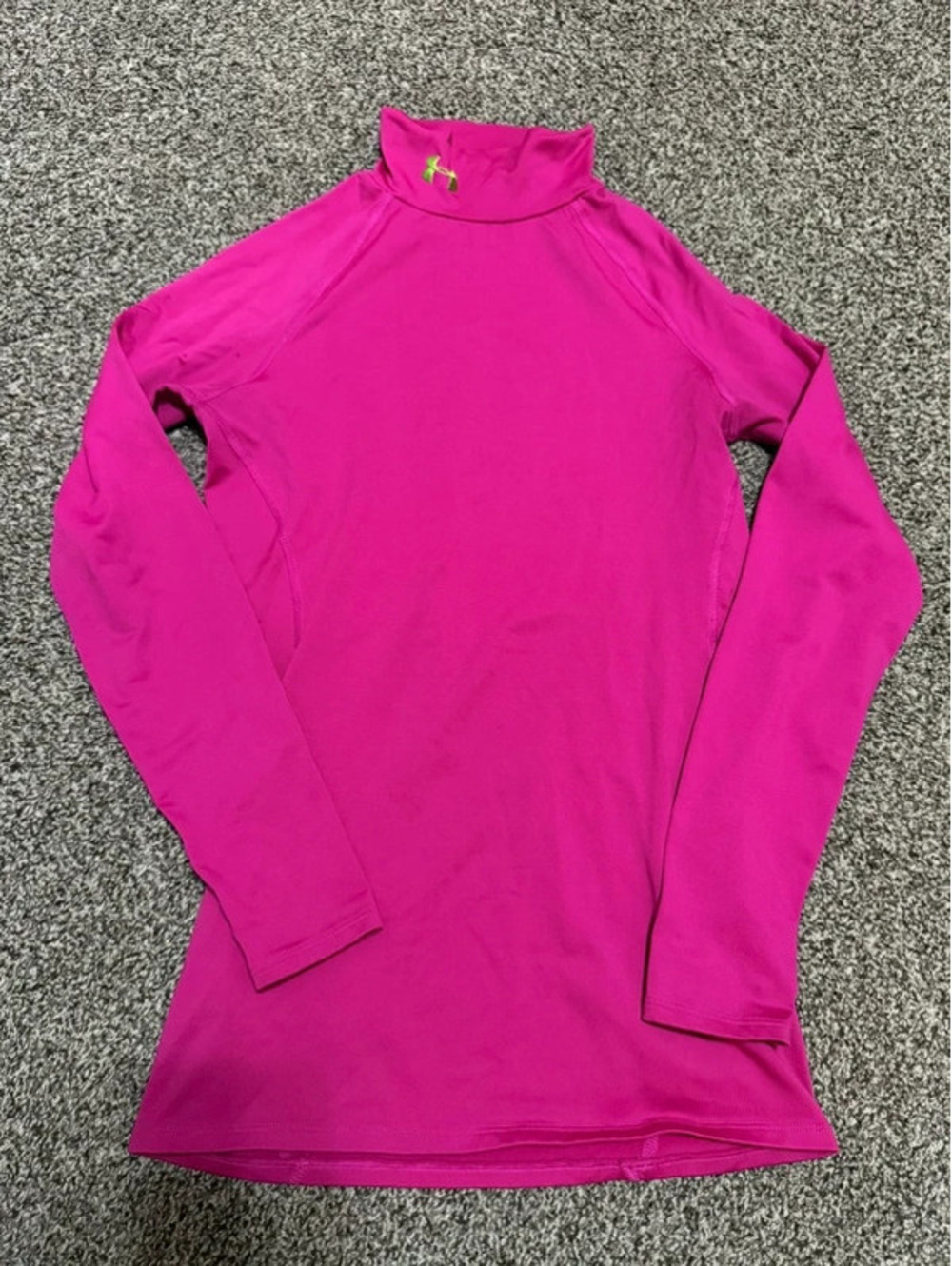 Under Armour Women’s ColdGear Hot Pink Mock Neck Long Sleeve Athletic Top